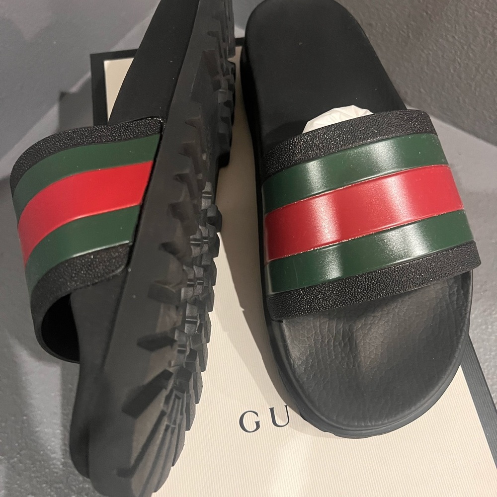 Brand New Authentic Gucci Men’s Slides Never Worn! US SIZE 11